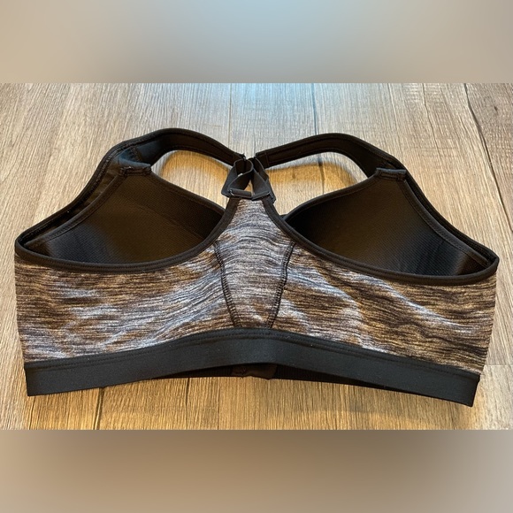 Victoria's Secret Knock Out Sports Bra Size 36C Heather Grey - Picture 2 of 2